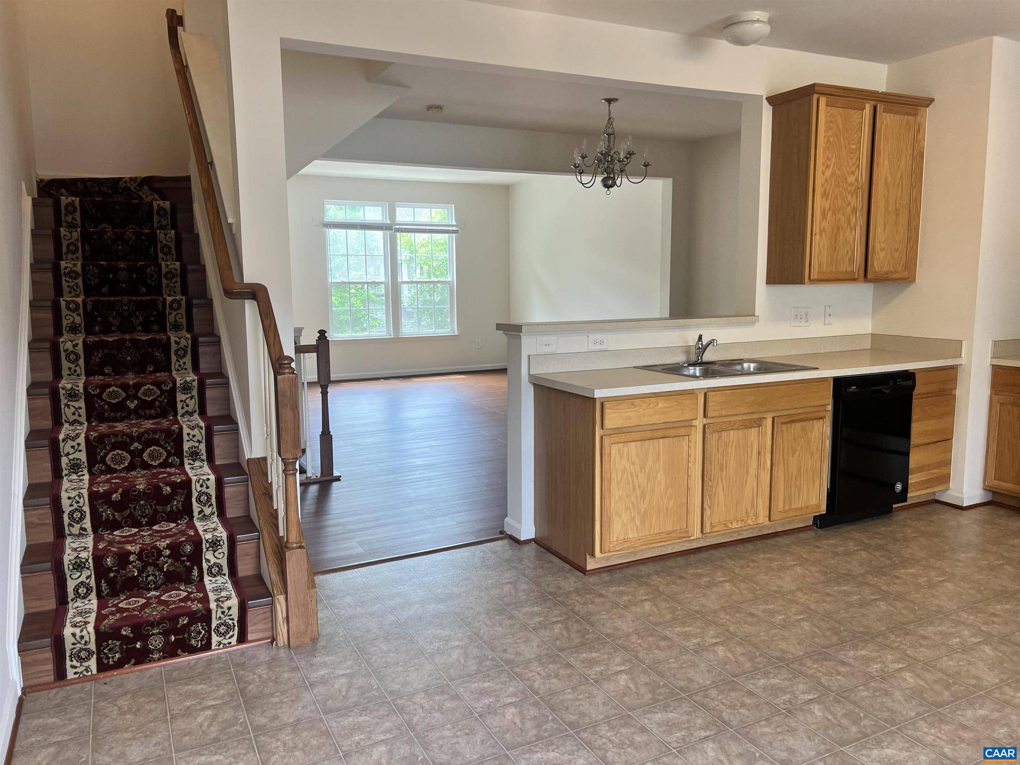 Charlottesville, VA 22903,721 RAINIER DR