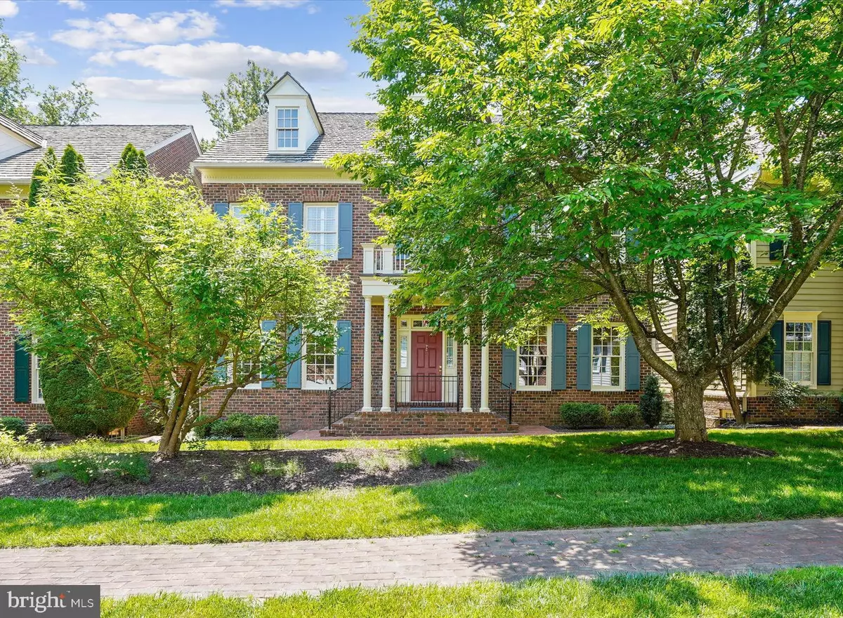 Vienna, VA 22181,9858 PALACE GREEN WAY