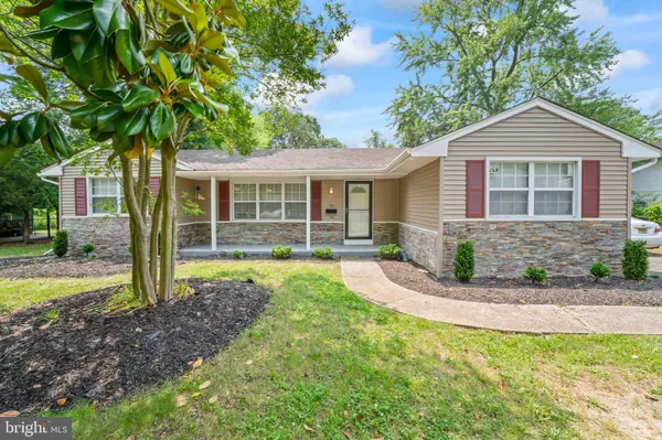 94 E OAK AVE, Lawnside, NJ 08045