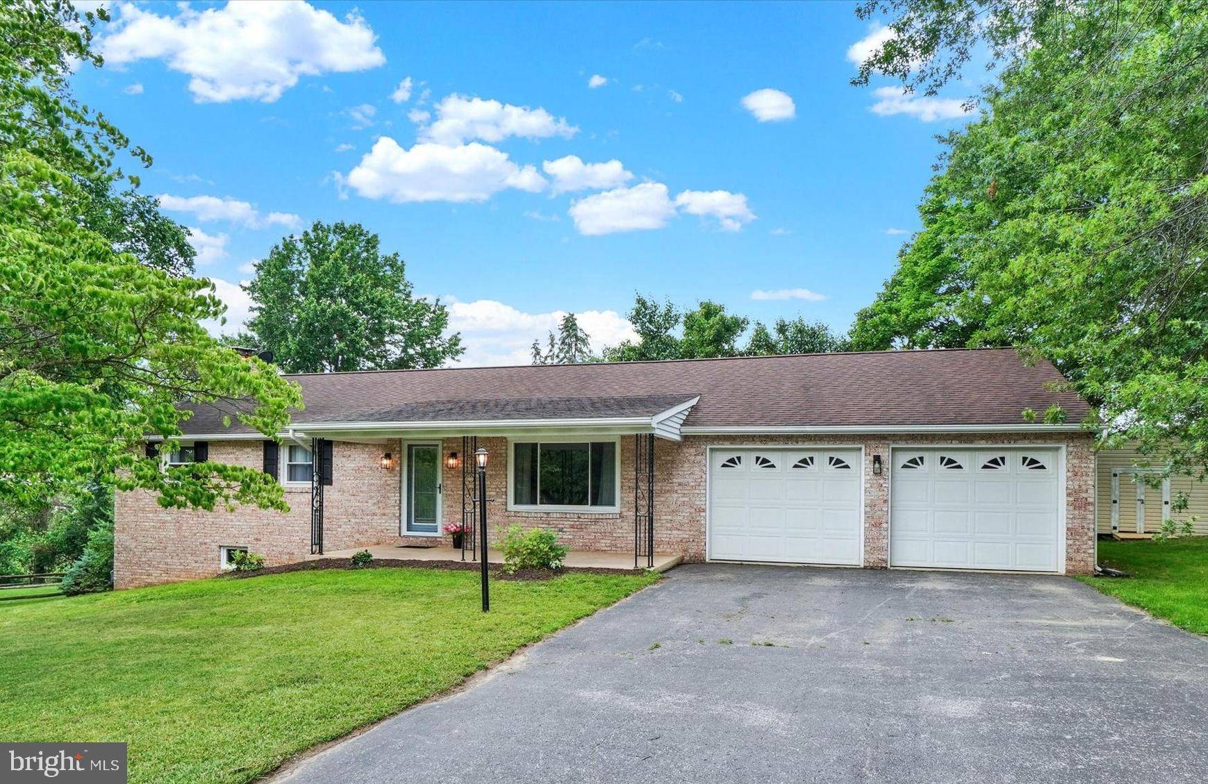 266 KIRSTA LN, Dallastown, PA 17313