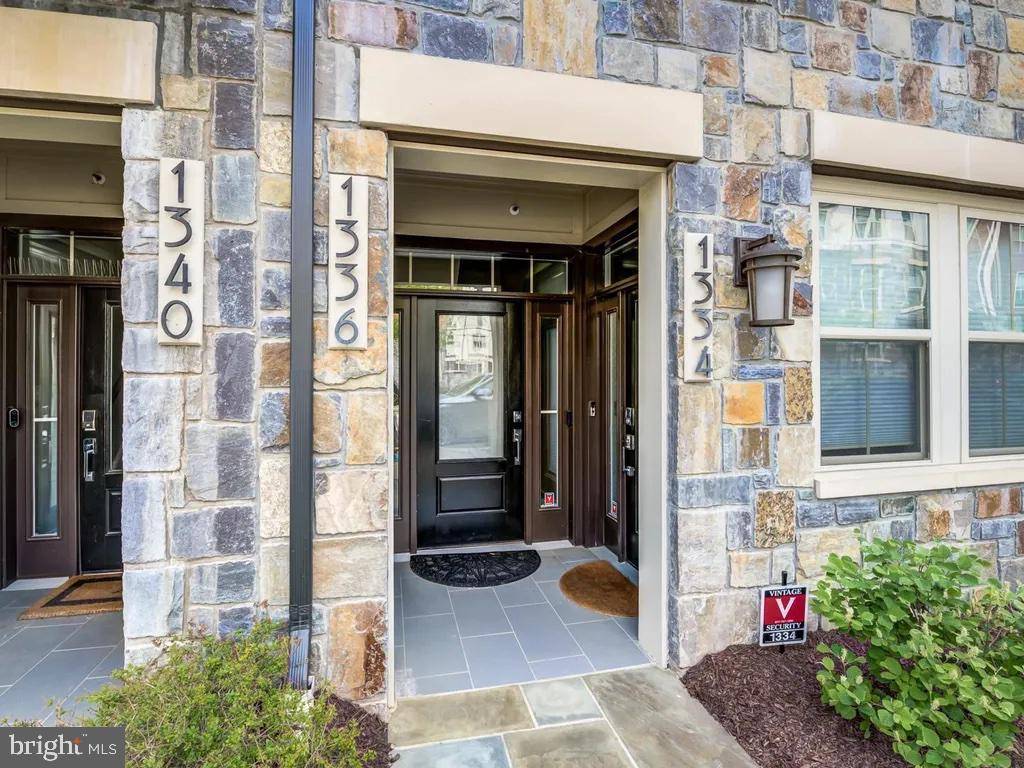 Arlington, VA 22204,1336 S QUINN ST