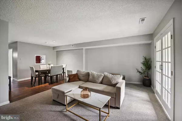 Willow Grove, PA 19090,29 TWIN BROOKS DR