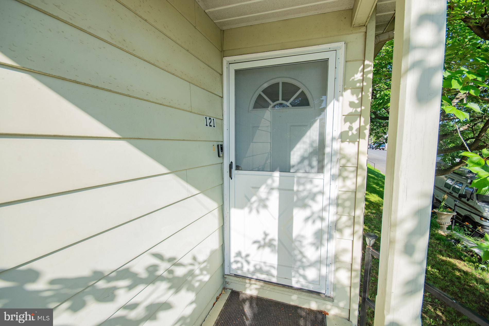 Winchester, VA 22601,121 E JAMES ST