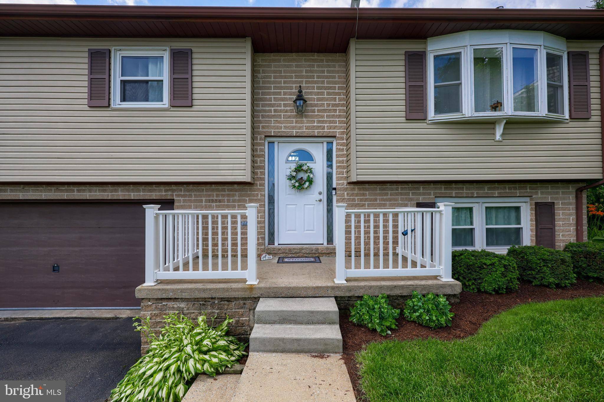 Ephrata, PA 17522,412 BUTTERCUP DR