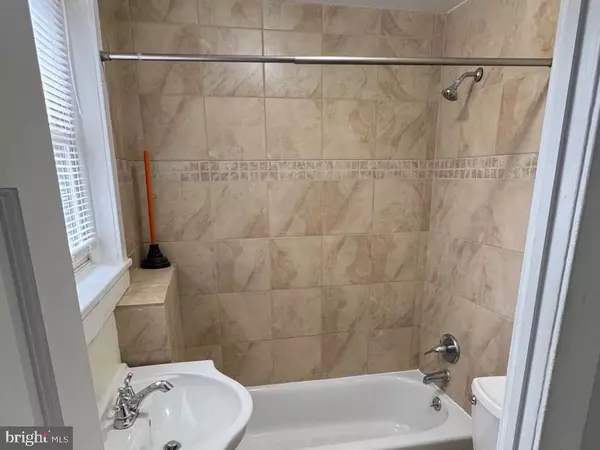 Bordentown, NJ 08505,132 FARNSWORTH AVE #2