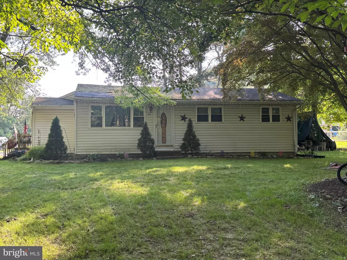 Elmer, NJ 08318,242 CENTER RD