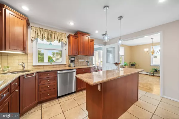 Bensalem, PA 19020,532 WICKER AVE