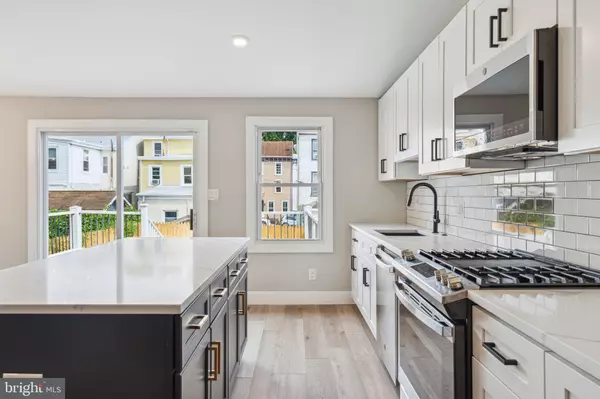 Philadelphia, PA 19127,163 EAST ST