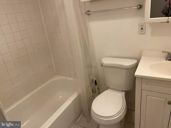 Philadelphia, PA 19123,239 FAIRMOUNT AVE #1