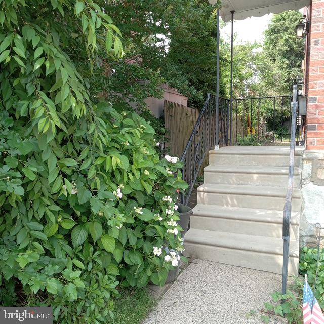 Philadelphia, PA 19111,617 HOFFNAGLE ST