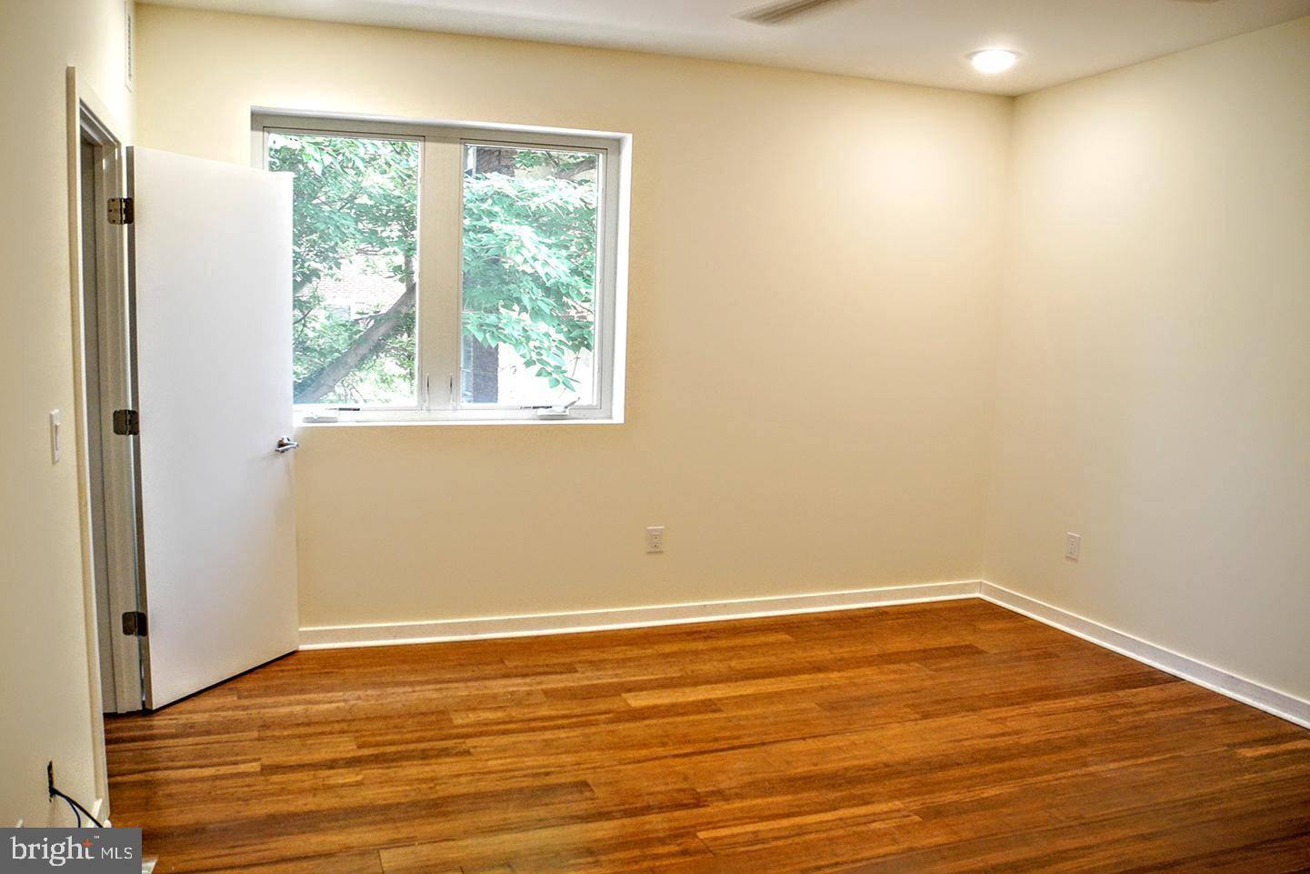 Philadelphia, PA 19147,934 S 5TH ST #UNIT B2