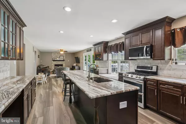 Williamstown, NJ 08094,1544 WHISPERING WOODS DR