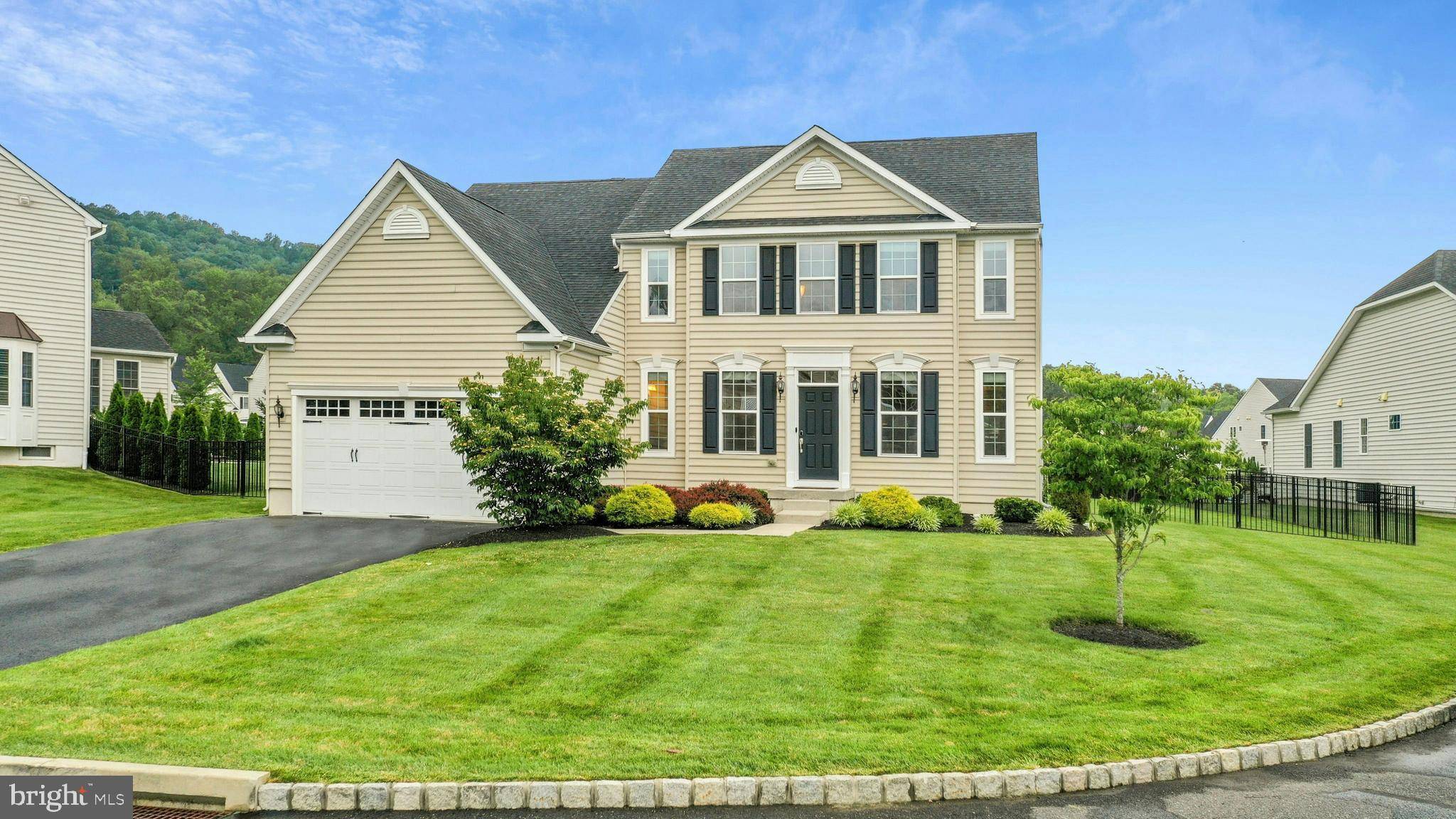 3526 CLARINBRIDGE WAY W, Center Valley, PA 18034
