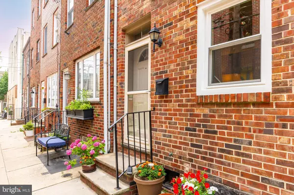 Philadelphia, PA 19147,754 S MILDRED ST