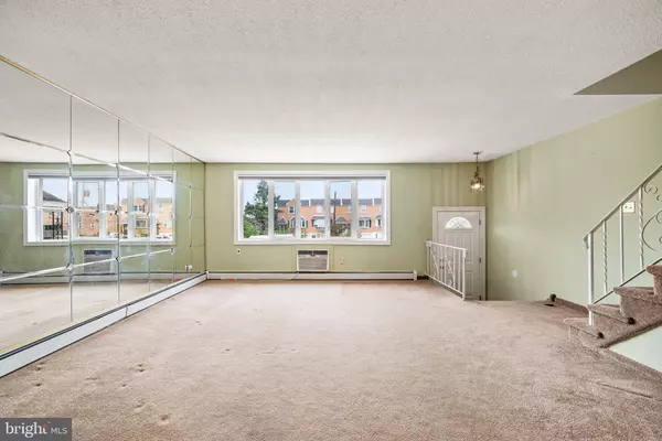 Philadelphia, PA 19114,3202 THORNBROOK PL