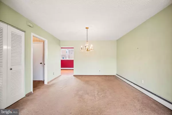 Philadelphia, PA 19114,3202 THORNBROOK PL