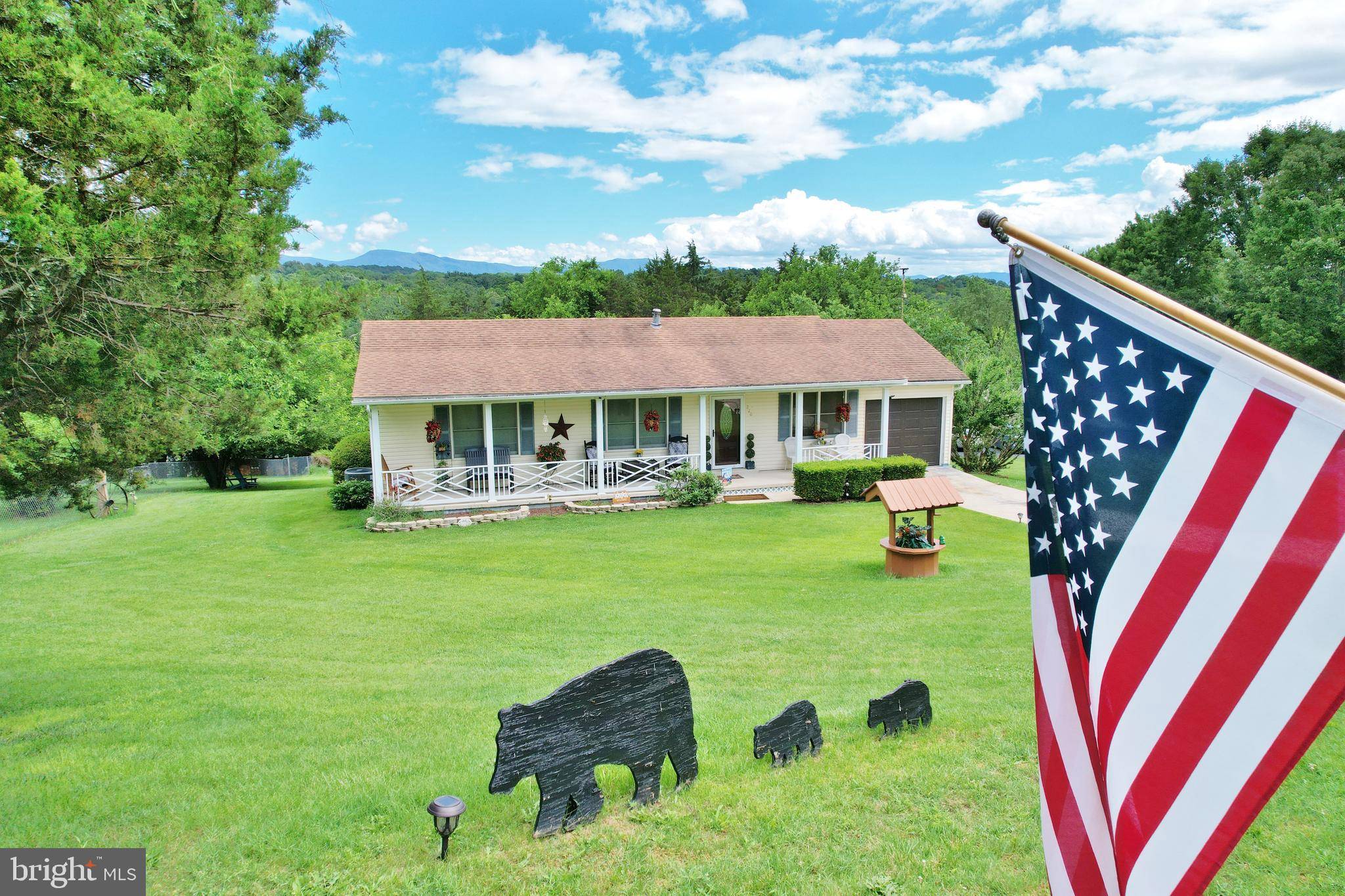 Luray, VA 22835,220 AIRSTRIP RD