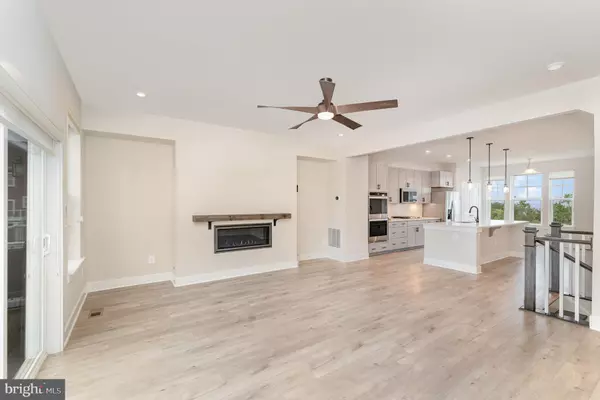 Dumfries, VA 22026,1579 SANDPIPER BAY LOOP