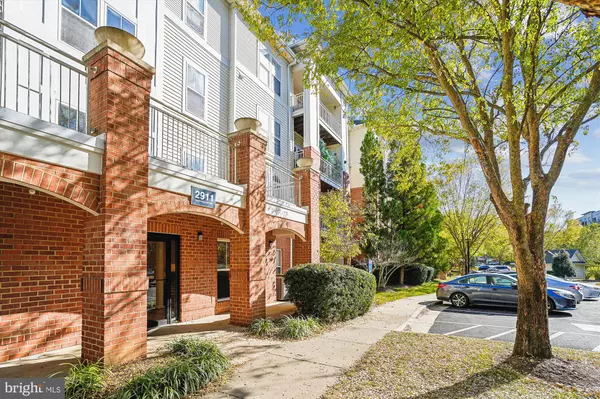 Fairfax, VA 22031,2911 DEER HOLLOW WAY #421 & 422