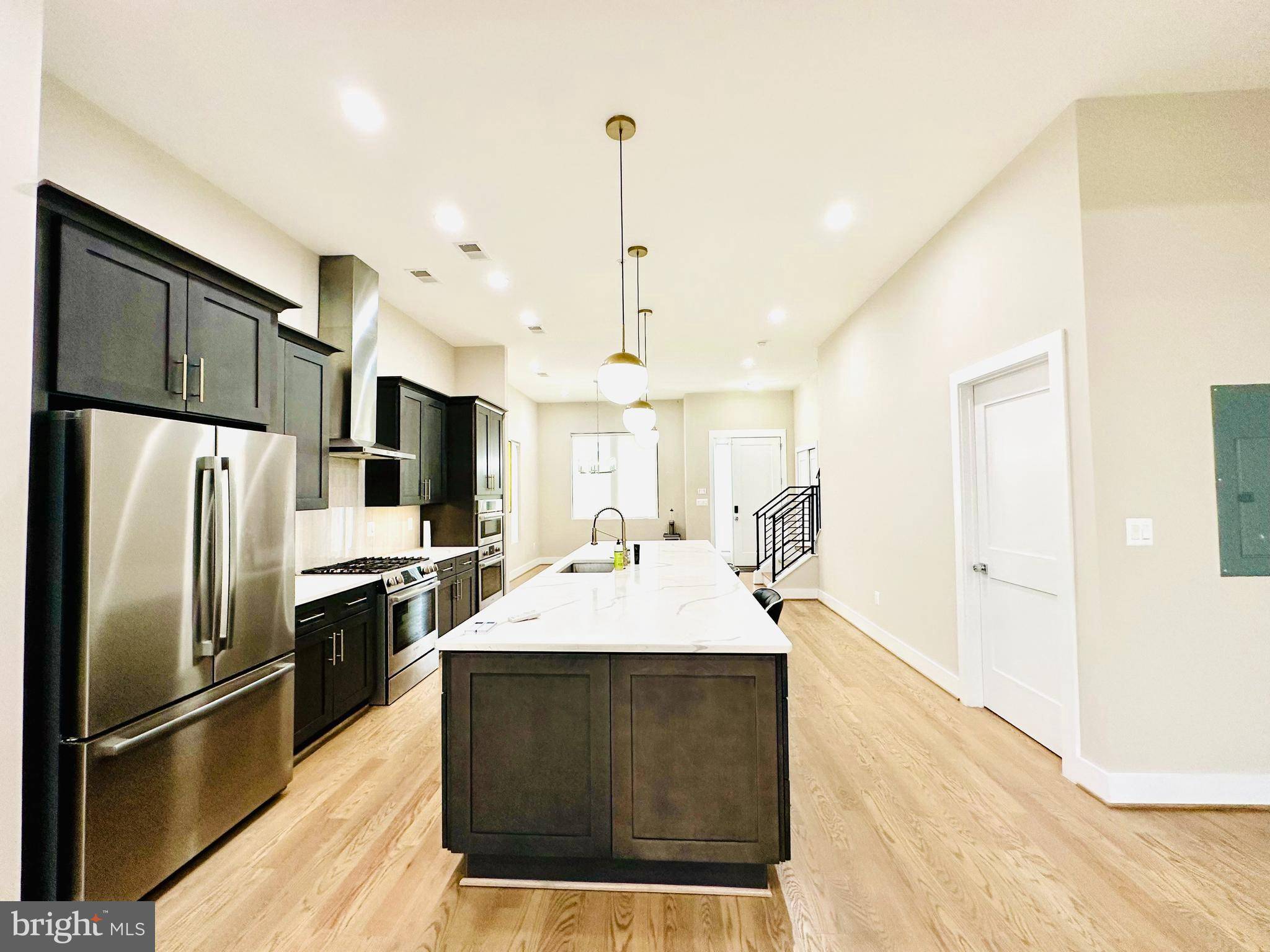 562 FOXHALL PL SE, Washington, DC 20032