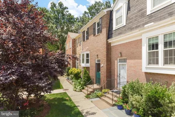 Alexandria, VA 22305,3812 BRIGHTON CT