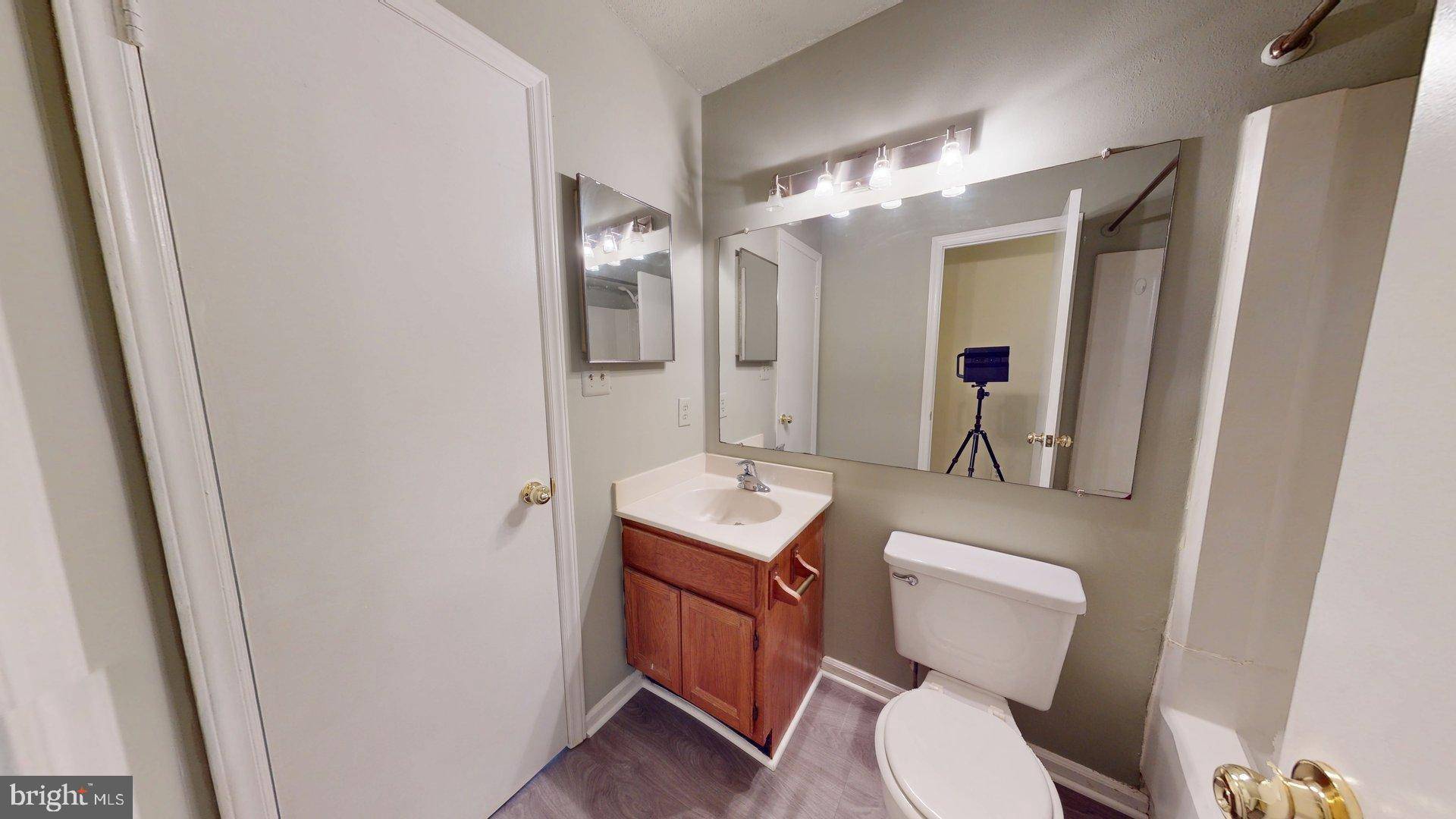 Centreville, VA 20121,6008 CHESTNUT HOLLOW CT