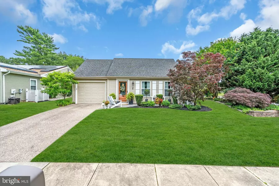 19 WARWICK WAY, Southampton, NJ 08088