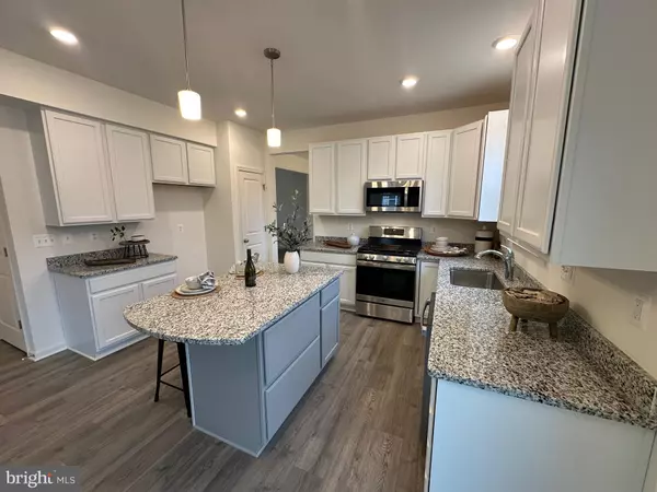 York, PA 17402,3182 OLD DUTCH LN