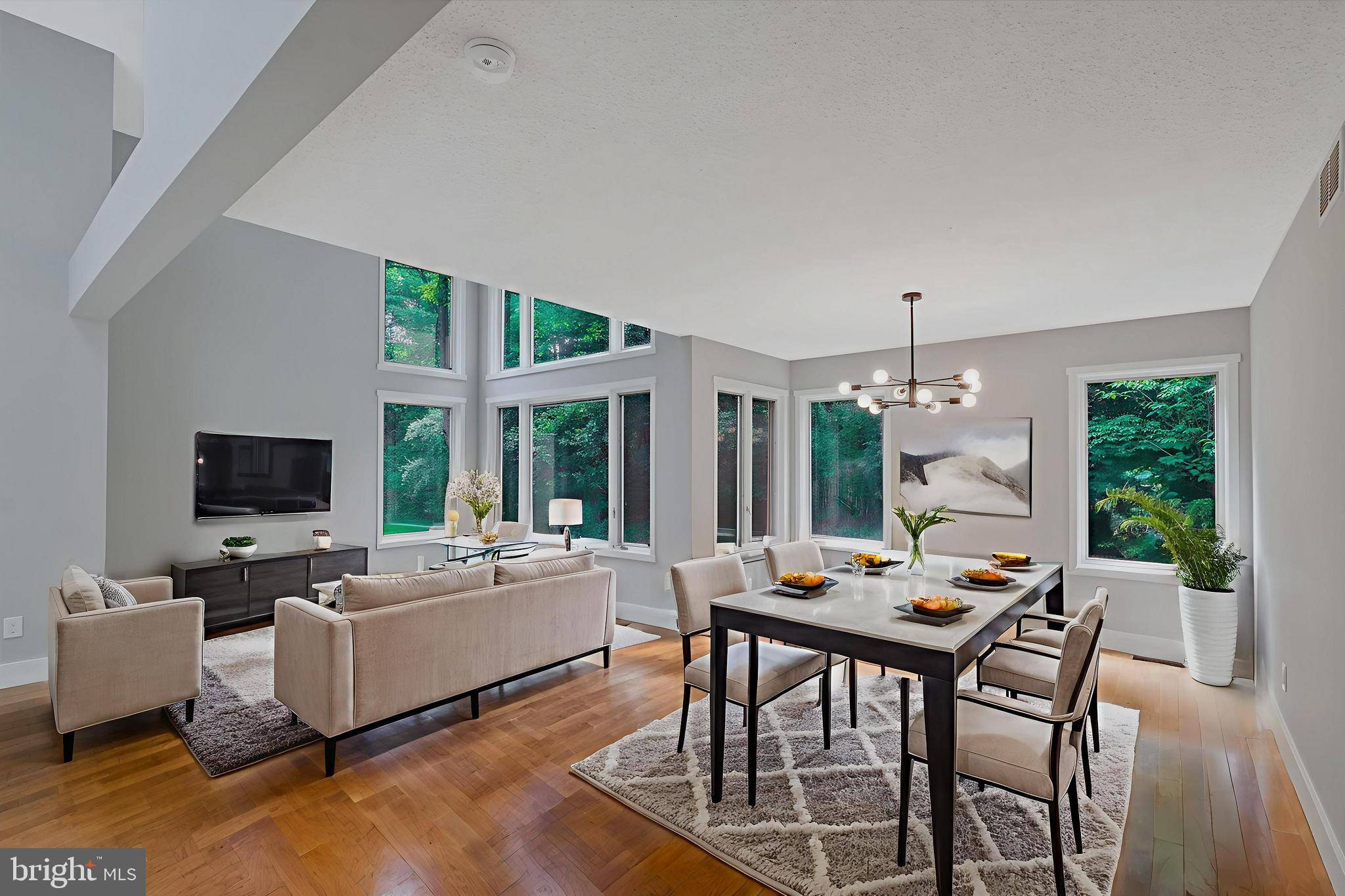 Princeton, NJ 08540,528 SAYRE DR