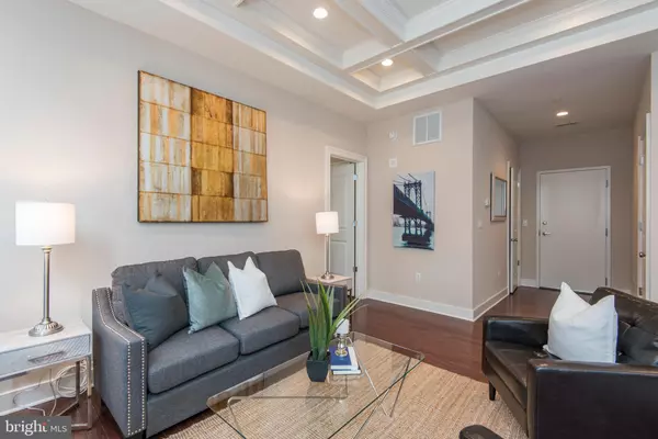 Philadelphia, PA 19102,1501 LOCUST ST #UNIT 302