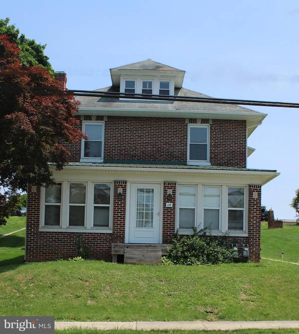 15 N MAIN ST #2ND FLOOR, New Freedom, PA 17349