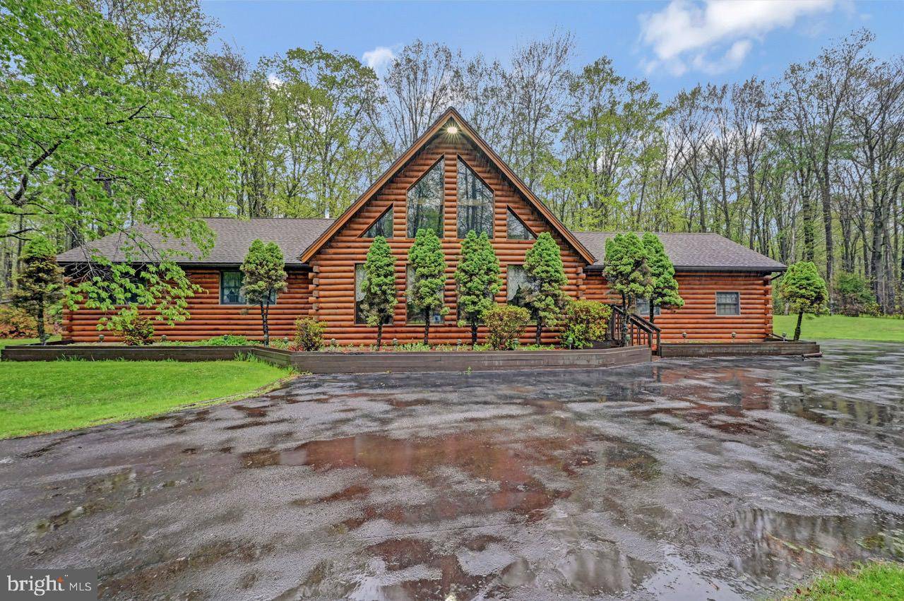 22 JONATHAN POINT DR, Lake Harmony, PA 18624