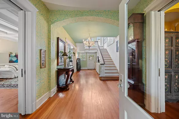 Chevy Chase, MD 20815,5 CHEVY CHASE CIR