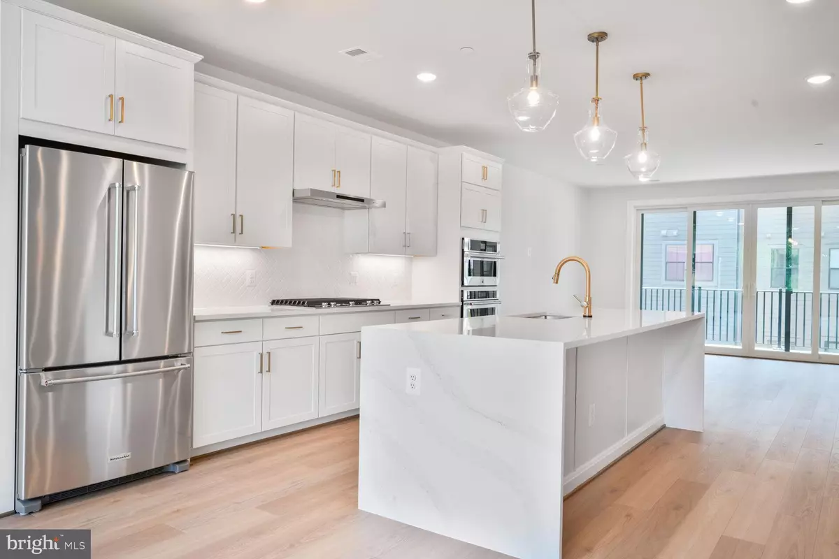 North Bethesda, MD 20852,6050 MONTROSE RD