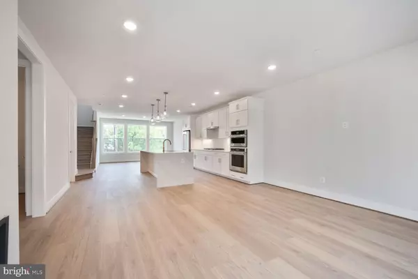 North Bethesda, MD 20852,6050 MONTROSE RD