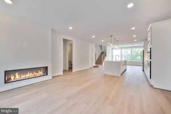 North Bethesda, MD 20852,6050 MONTROSE RD