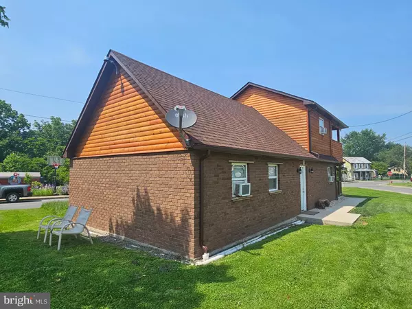 Paw Paw, WV 25434,6 AMELIA ST