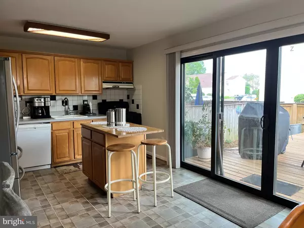 East Windsor, NJ 08520,857 JAMESTOWN RD