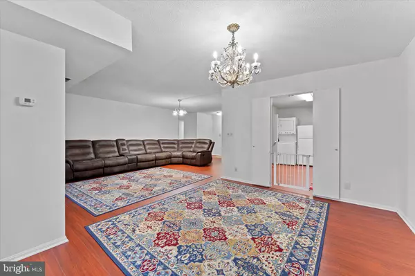 Mclean, VA 22102,8360 GREENSBORO DR #321