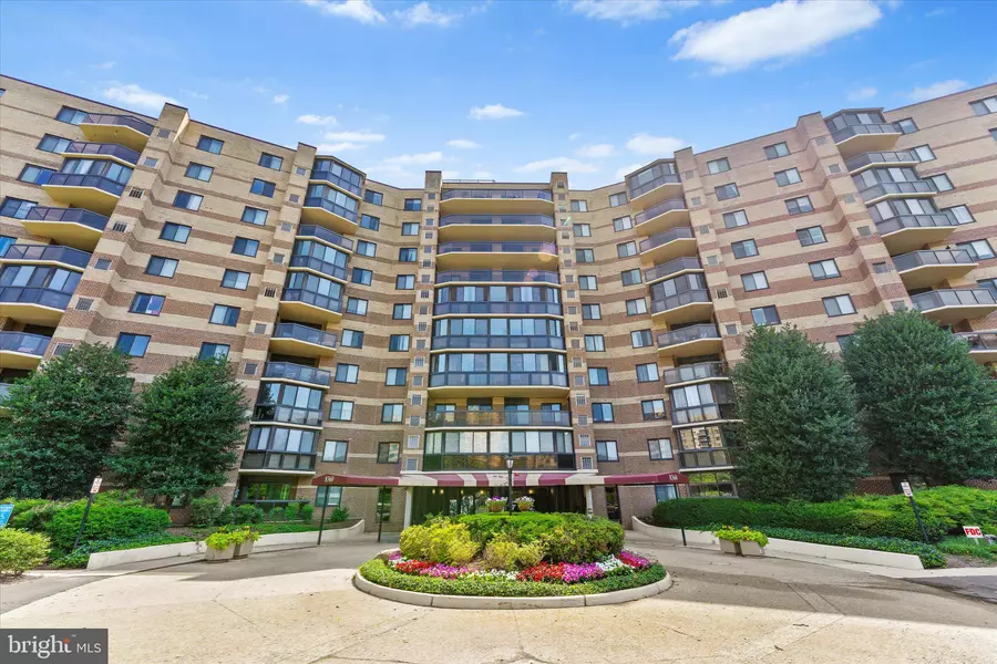 8360 GREENSBORO DR #321, Mclean, VA 22102