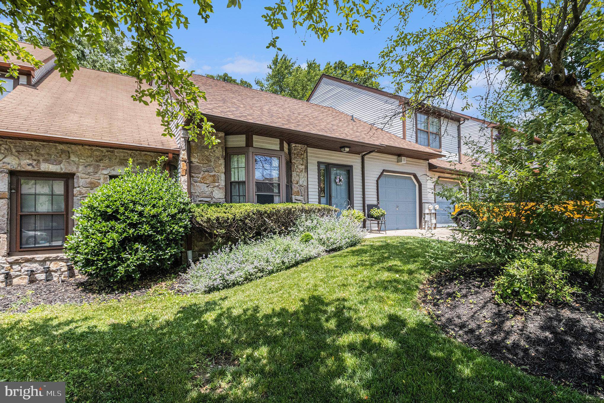 8555 TRUMBAUER DR, Glenside, PA 19038