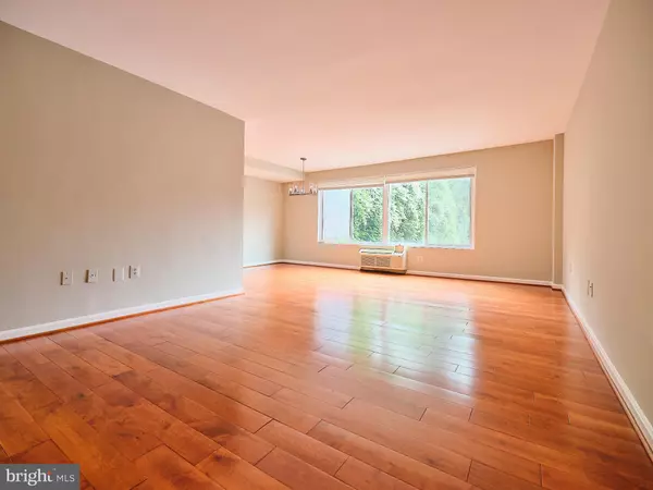 4114 DAVIS PL NW #219, Washington, DC 20007