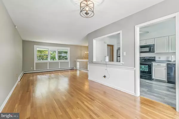 Newark, DE 19711,203 MEADOWOOD DR