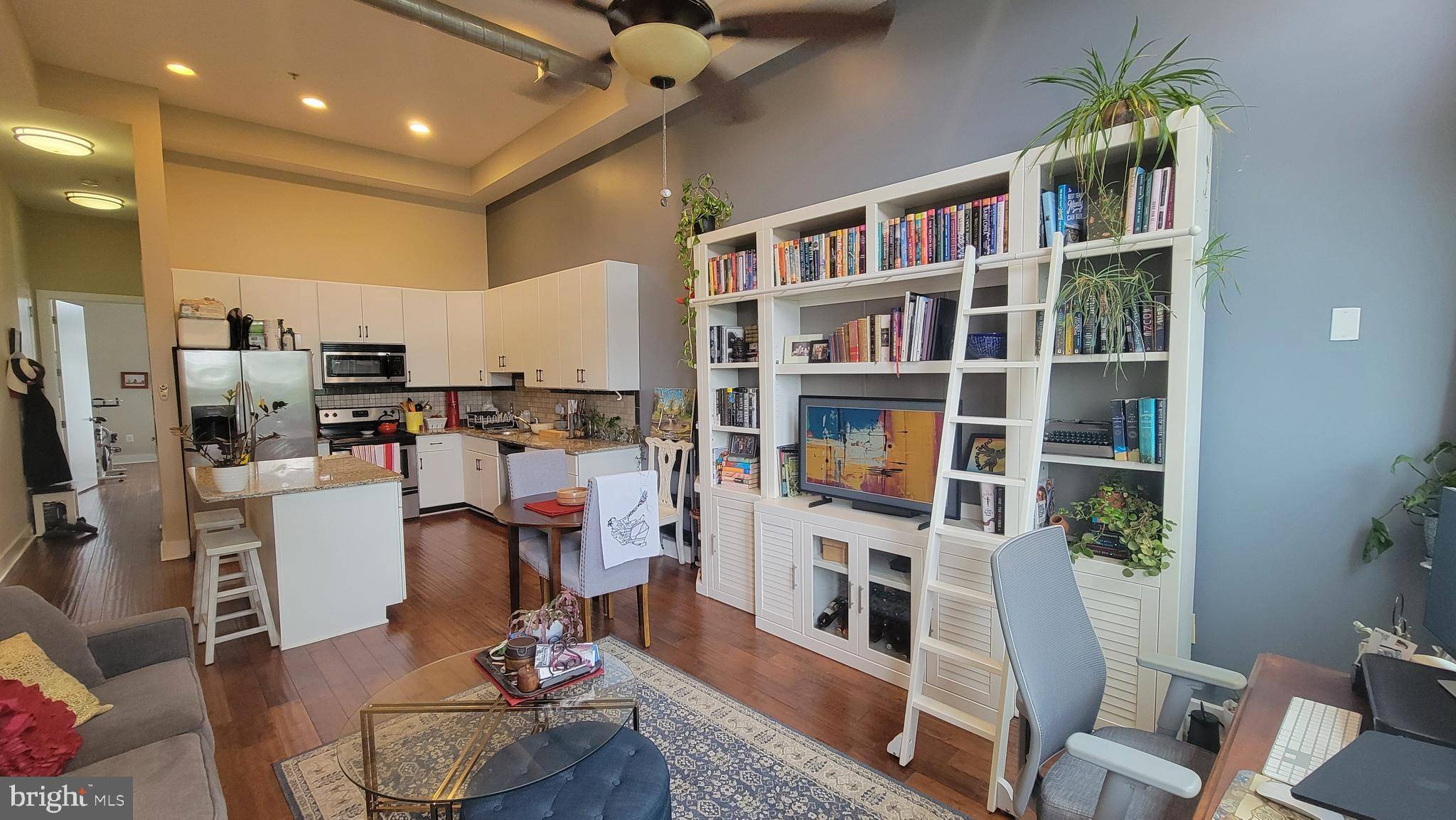 Washington, DC 20003,245 15TH ST SE #405