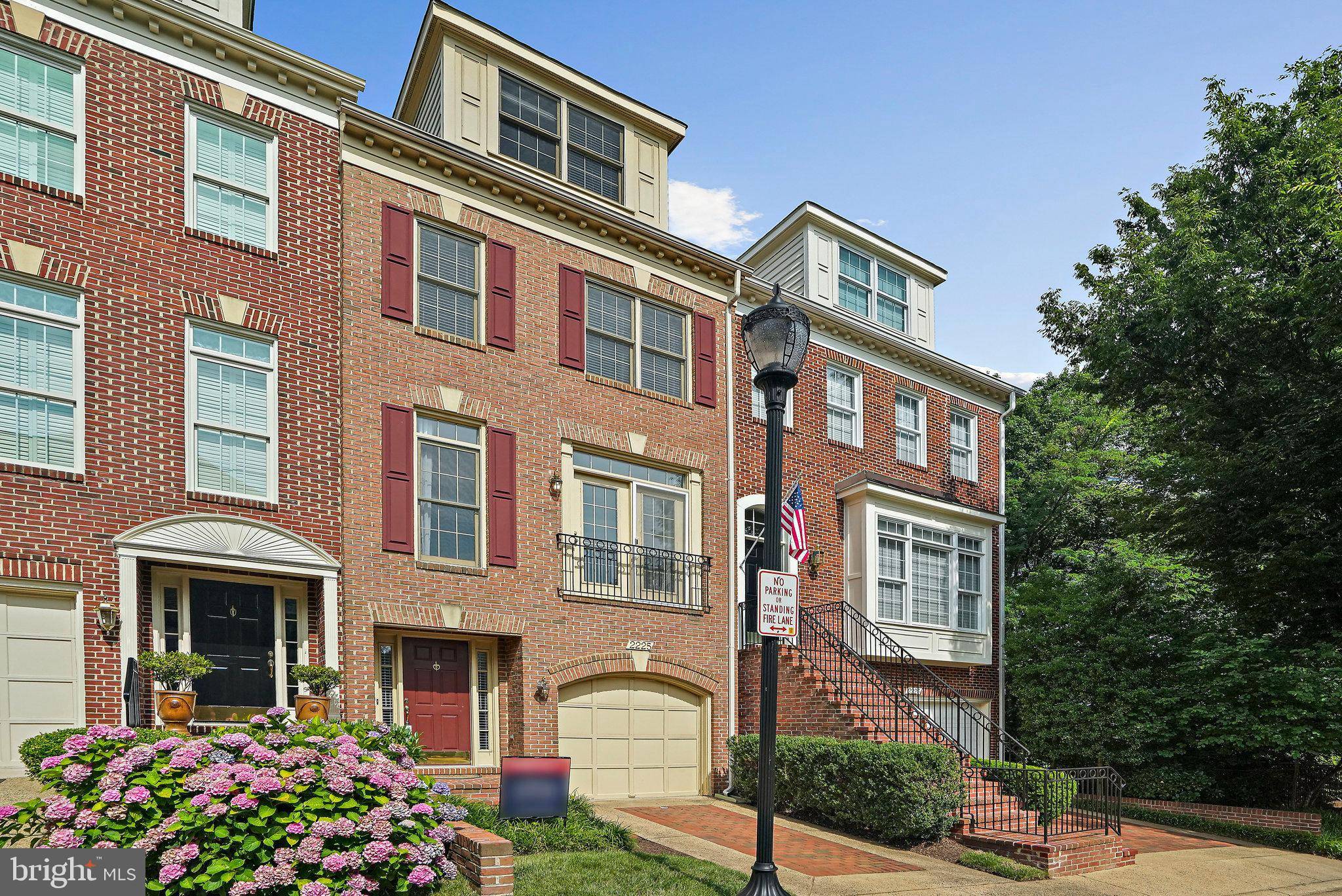 Arlington, VA 22209,2225 N OAK CT