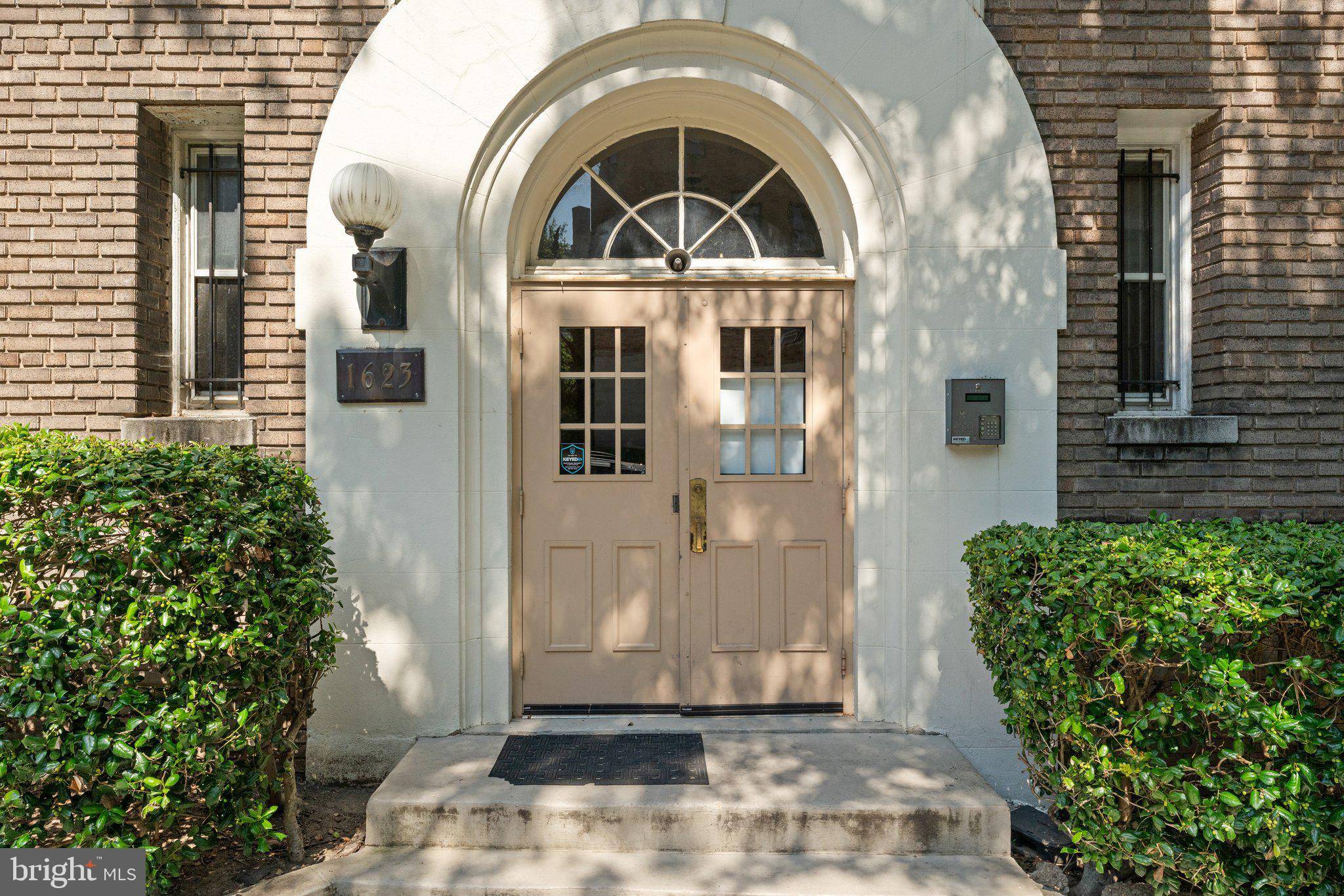 Washington, DC 20009,1623 LANIER PL NW #202