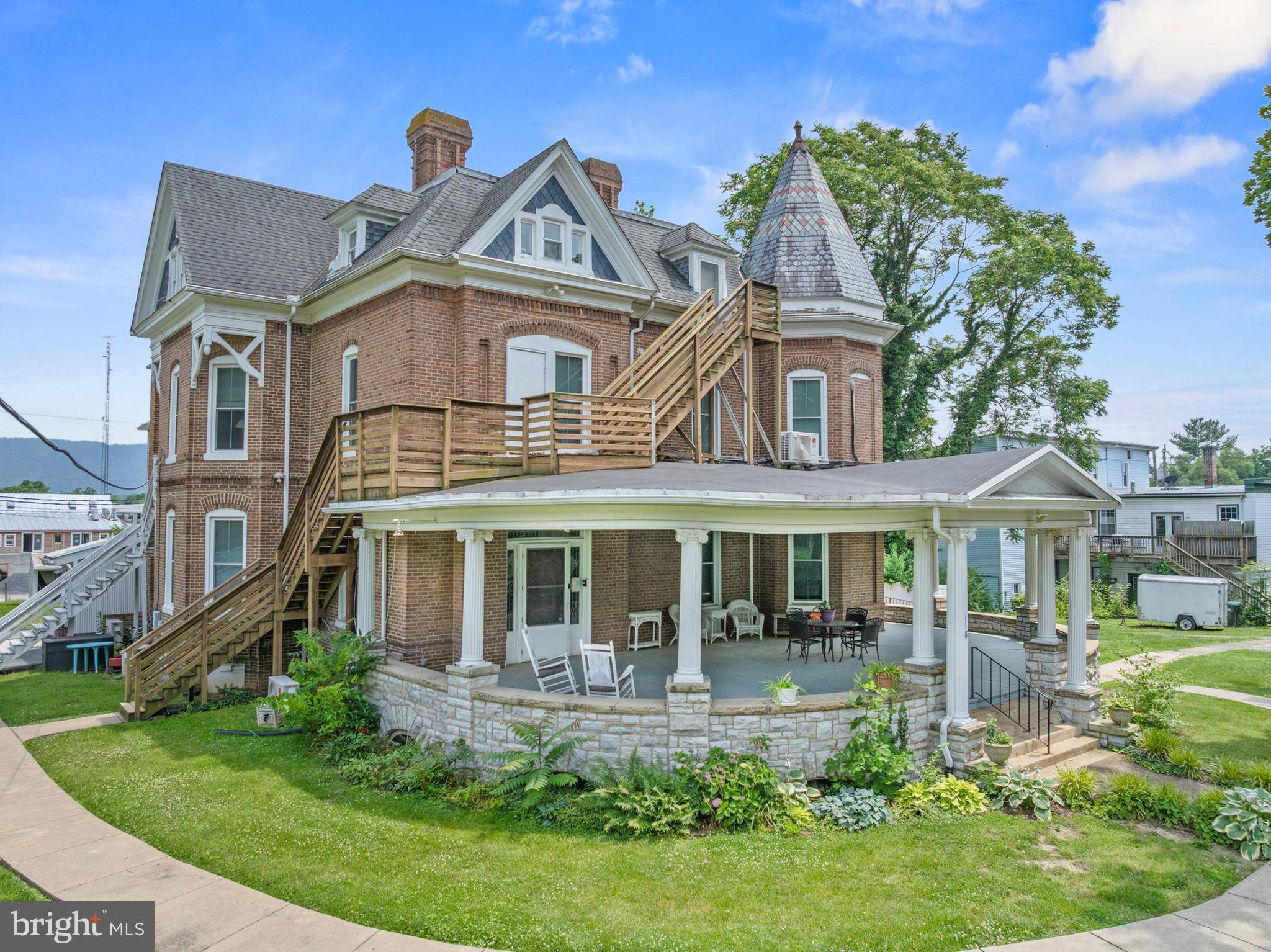 Woodstock, VA 22664,118 N MUHLENBERG ST