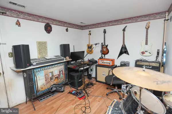 Montgomery Village, MD 20886,8648 FOUNTAIN VALLEY DR