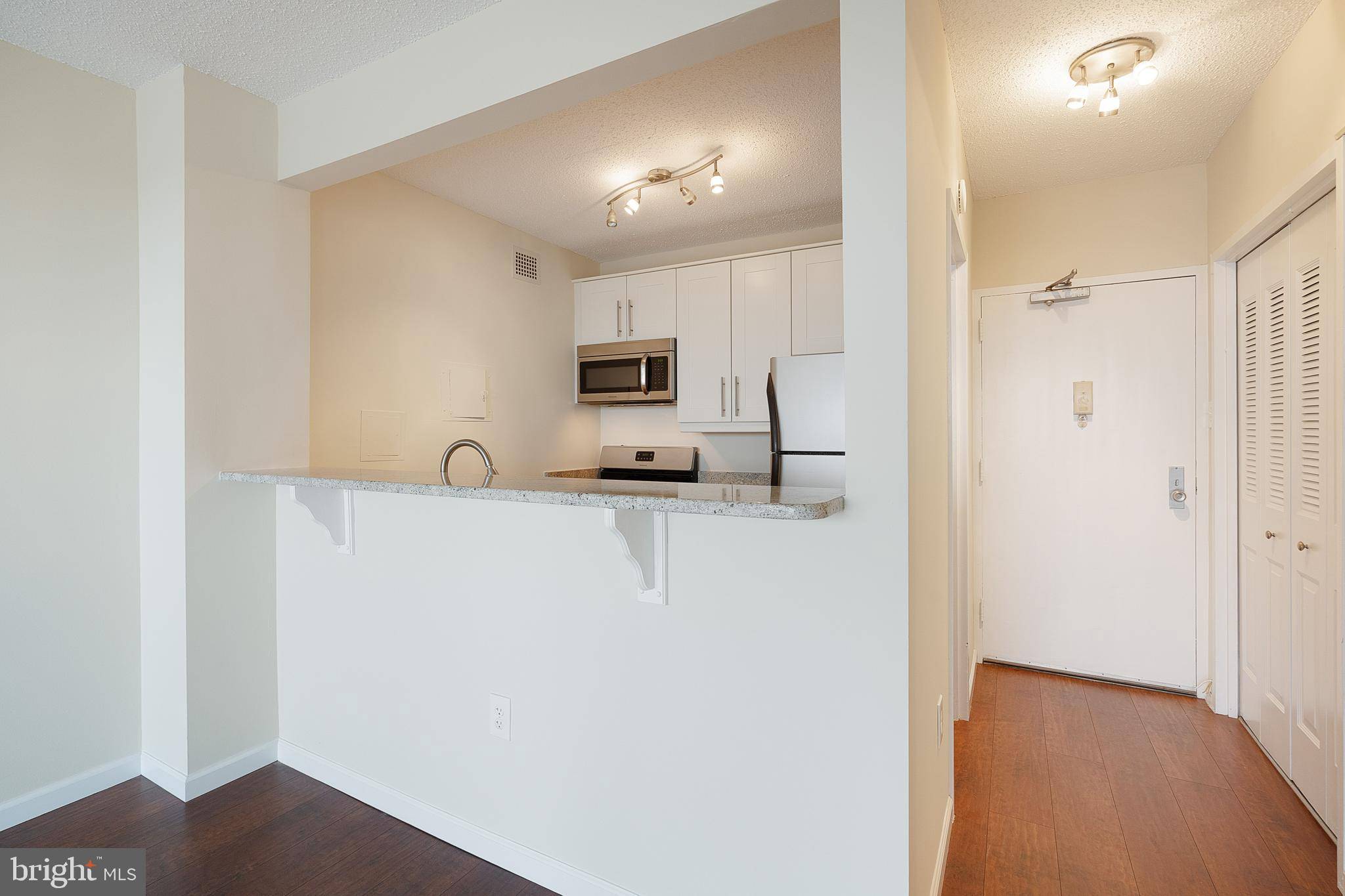 Arlington, VA 22203,4141 N HENDERSON RD #1114
