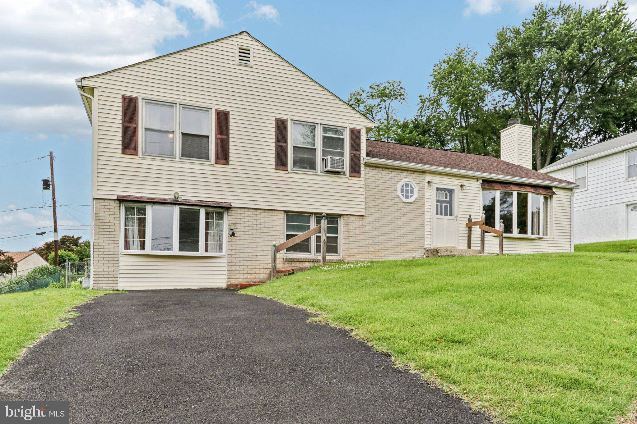 Warminster, PA 18974,694 DAVISVILLE RD